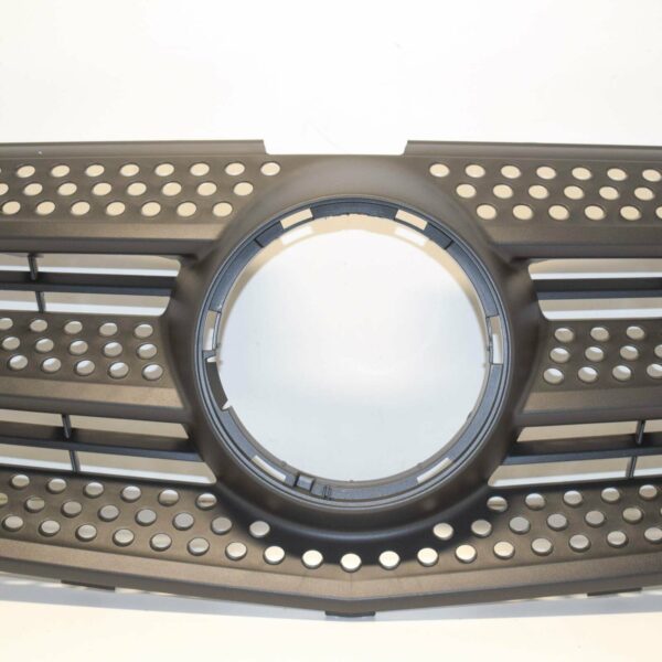 NEW MERCEDES BENZ METRIS W447 FRONT RADIATOR GRILLE A44788800239B51 - Image 3