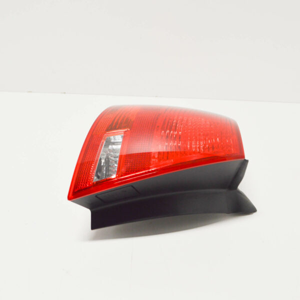 NEW AUDI A4 8E B7 REAR LEFT TAIL LIGHT 8E9945095E - Image 3