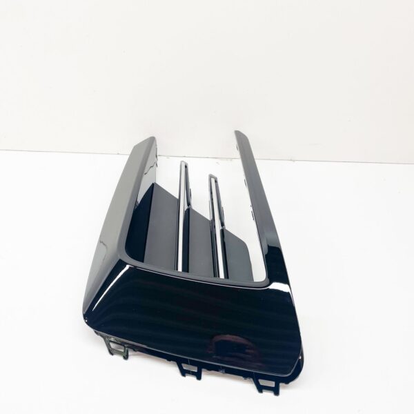 NEW VOLKSWAGEN PASSAT B8 FRONT BUMPER RIGHT OUTER GRILLE 561854662JFOD - Image 3