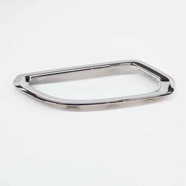 NEW VOLKSWAGEN GOLF MK7 REAR BUMPER RIGHT TRIM 5G6853332B2ZZ - Image 3