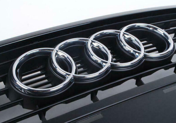 NEW AUDI A3 8P RADIATOR GRILLE 8P0853651PVMZ - Image 3