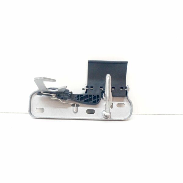 NEW VOLKSWAGEN PASSAT B7 ENGINE HOOD CATCH HOOK 3AA823480 - Image 3