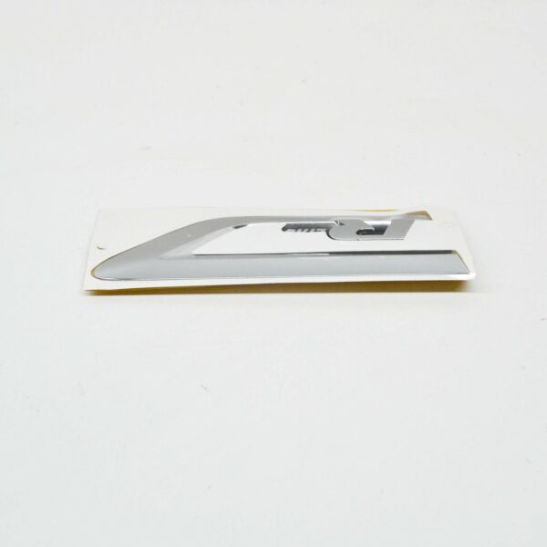 NEW VW TIGUAN AD MK2 FRONT RIGHT FENDER BADGE 'R-LINE' 5NA853688BDPJ - Image 3