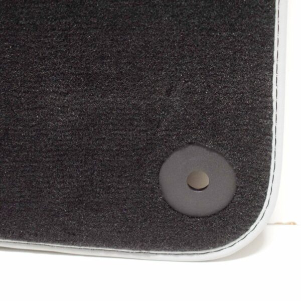 NEW AUDI A3 8P FRONT FLOOR MATS LHD 8P1061275P MNO - Image 3