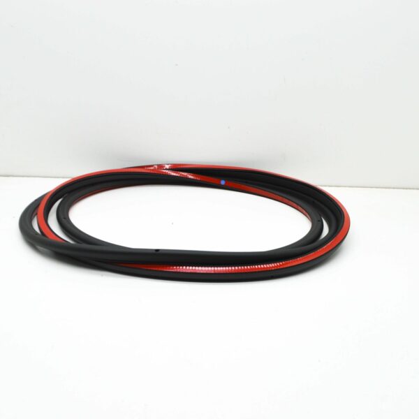 NEW AUDI Q3 8U FRONT LEFT OUTER DOOR SEAL RUBBER 8U0837911B - Image 4