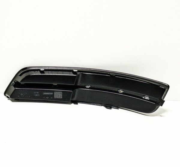 NEW AUDI A3 8P FRONT BUMPER LOWER RIGHT GRILLE 8P0807682HT94 - Image 4