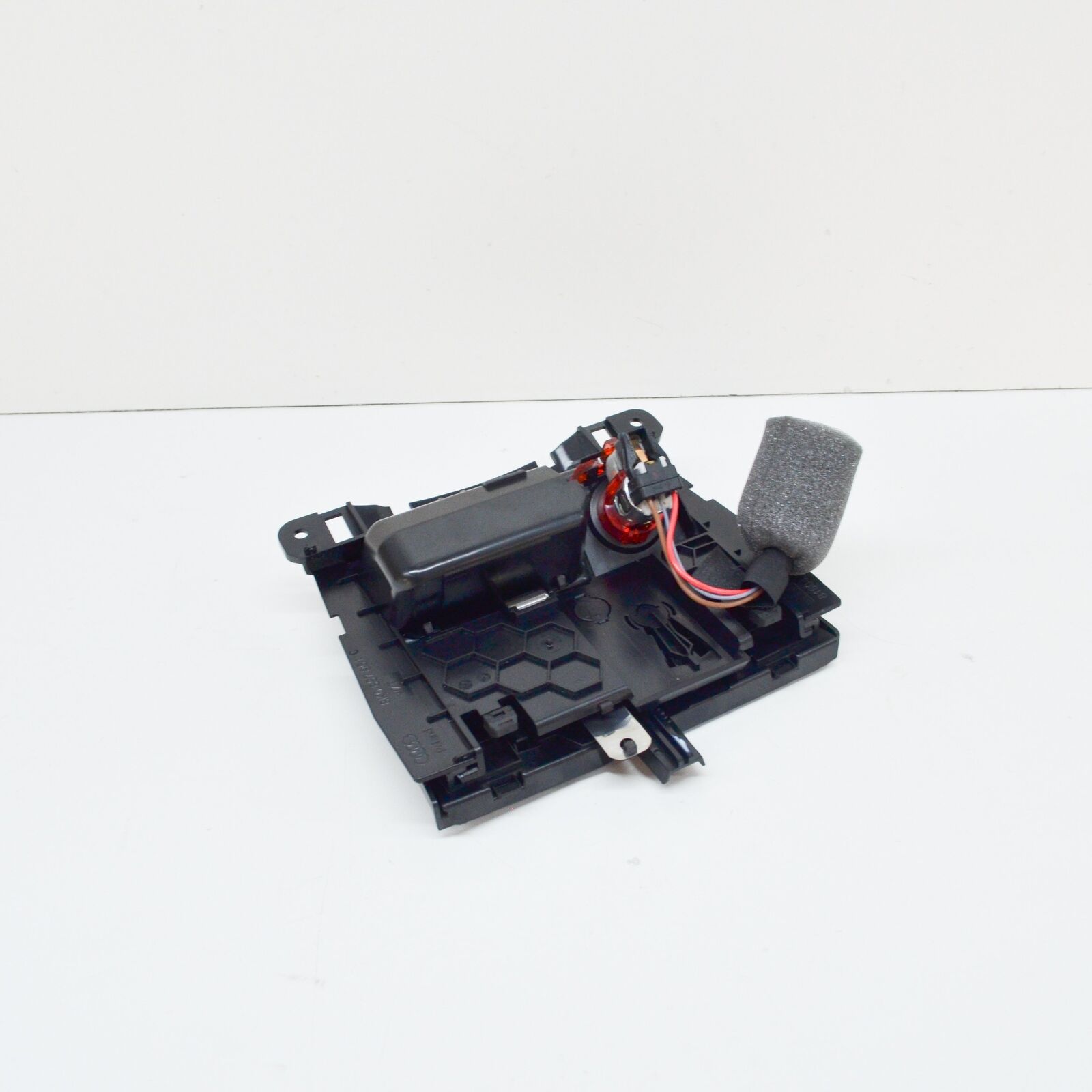 NEW AUDI A4 B8 FRONT CONSOLE ASHTRAY 8K0857951CV10 8K0857951C V10 4 NEW AUDI A4 B8 FRONT CONSOLE ASHTRAY 8K0857951CV10 8K0857951C V10 - Image 4
