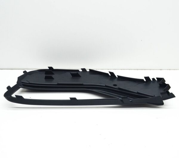 NEW VOLKSWAGEN AMAROK FRONT RIGHT FOG LIGHT GRILLE 2H6807490E9B9 - Image 4