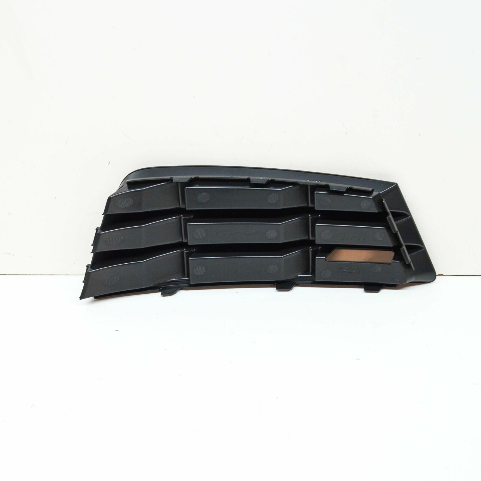 NEW AUDI A4 B9 FRONT BUMPER LEFT VENT GRILLE 8W0807681B9B9 4 NEW AUDI A4 B9 FRONT BUMPER LEFT VENT GRILLE 8W0807681B9B9 - Image 4