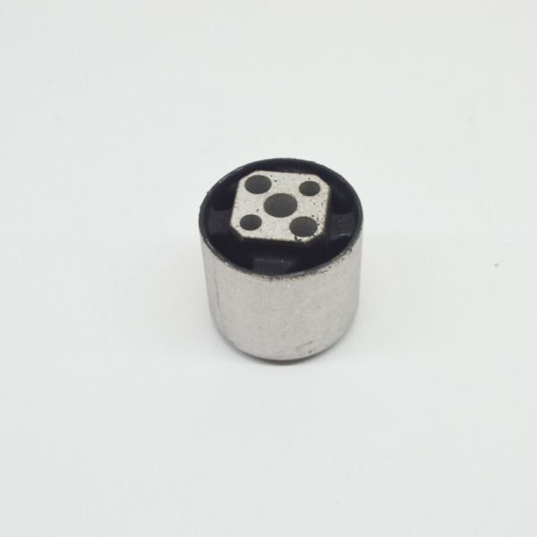 NEW AUDI Q7 4L CONTROL ARM BUSH 7L6525337 - Image 4