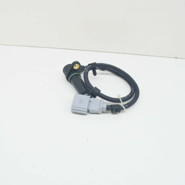 NEW VW TOUAREG 7L ENGINE SPEED SENSOR 070957147 - Image 4