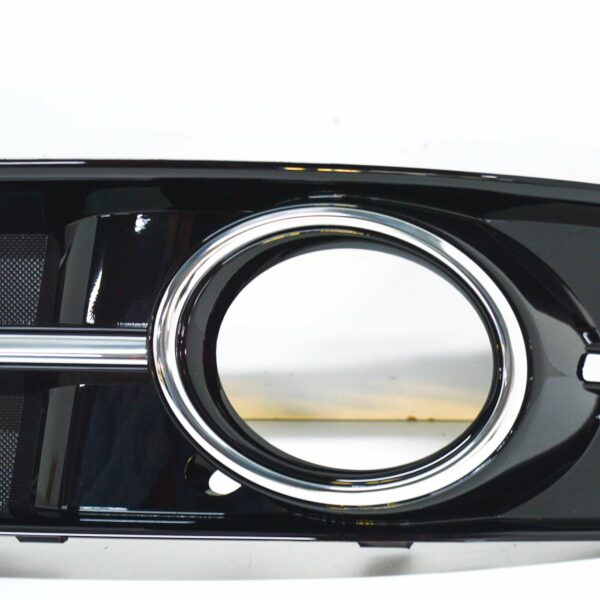 NEW AUDI A3 S3 8P FRONT LEFT FOG LIGHT GRILLE 8P0807681AET94 - Image 4