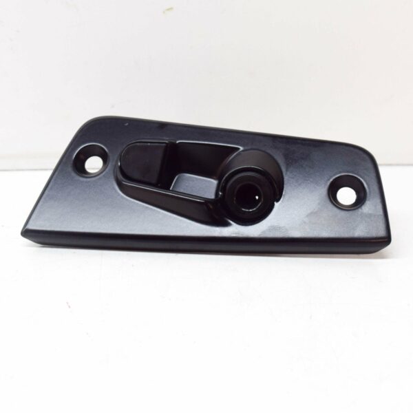 NEW VW TRANSPORTER T6 LEFT SLIDING DOOR LOWER CATCH PLATE 7E0843639B - Image 4
