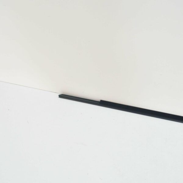 NEW AUDI A3 8P FRONT RIGHT DOOR OUTER WINDOW APERTURE SEAL 8P3837478C - Image 4