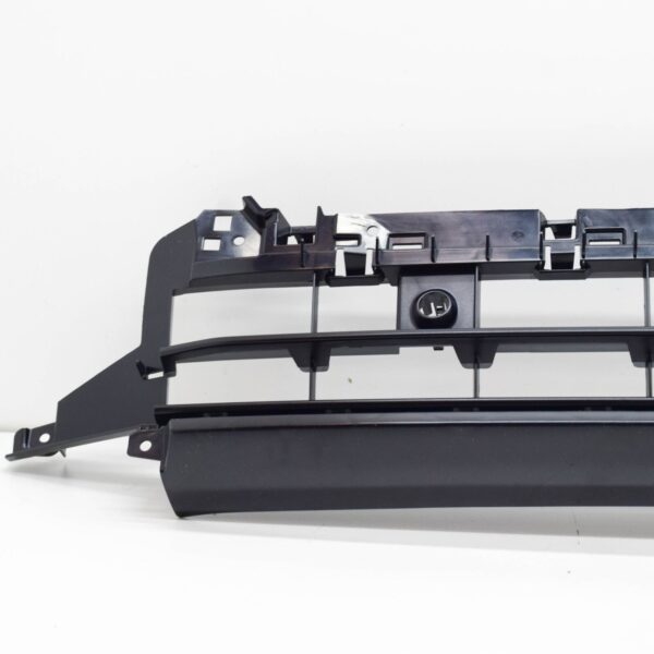 NEW AUDI Q3 F3 SPORTBACK FRONT BUMPER CENTER LOWER GRILLE 83A807683A9B9 - Image 4