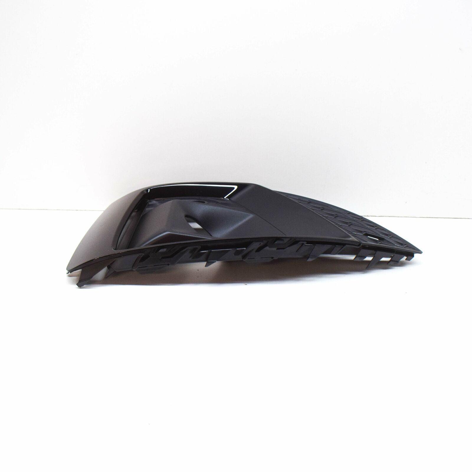 NEW AUDI A5 CONVERTIBLE 8W6 FRONT BUMPER RIGHT SIDE GRILLE 8W6807682TT94 4 NEW AUDI A5 CONVERTIBLE 8W6 FRONT BUMPER RIGHT SIDE GRILLE 8W6807682TT94 - Image 4