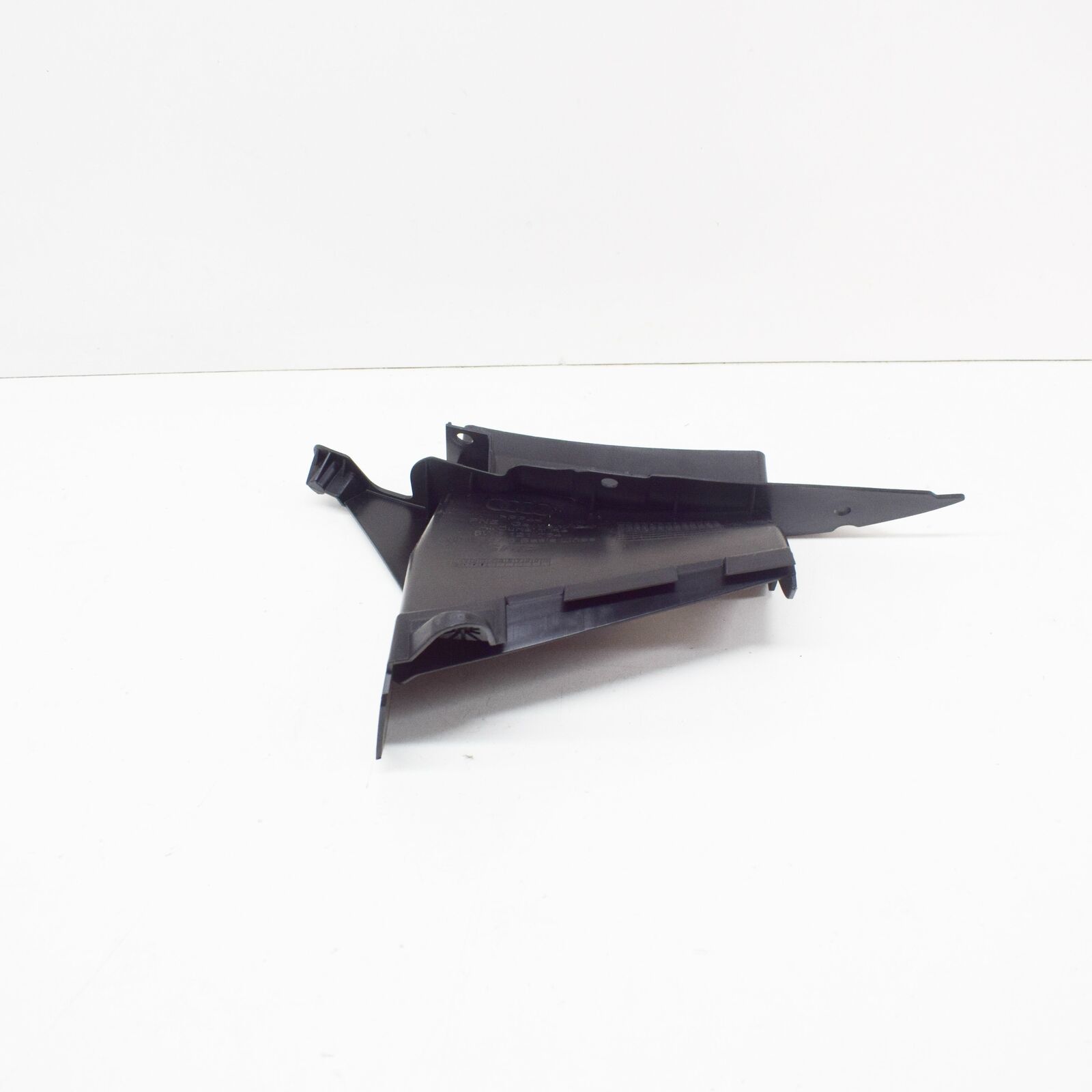 NEW AUDI A5 8W6 FRONT RIGHT AIR GUIDE DEFLECTOR 8W6121764 4 NEW AUDI A5 8W6 FRONT RIGHT AIR GUIDE DEFLECTOR 8W6121764 - Image 4