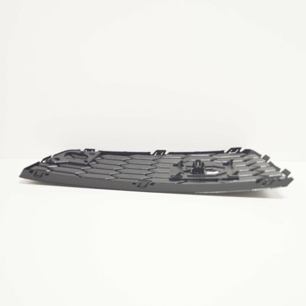 NEW AUDI Q3 8U FRONT BUMPER RIGHT SIDE GRILLE 8U0807682TT94 - Image 4