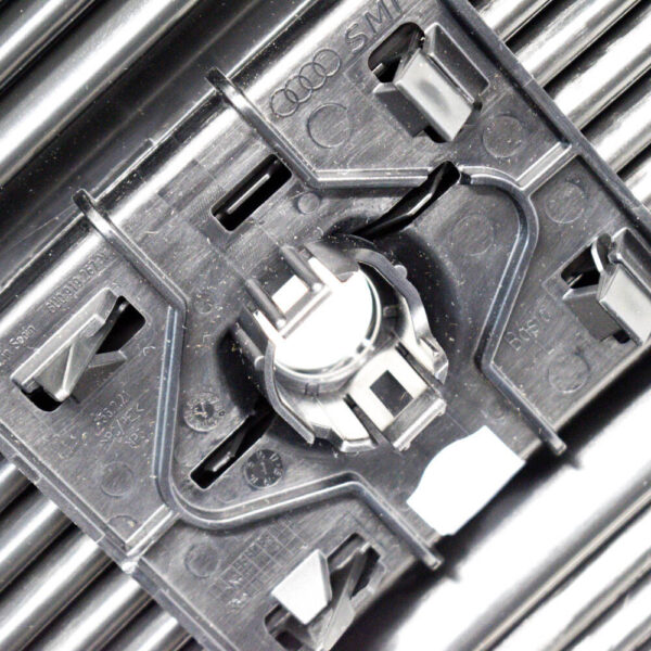 NEW AUDI Q3 8U FRONT LEFT BUMPER GRILL 8U0807681Q4U8 - Image 4