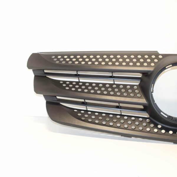 NEW MERCEDES BENZ METRIS W447 FRONT RADIATOR GRILLE A44788800239B51 - Image 4