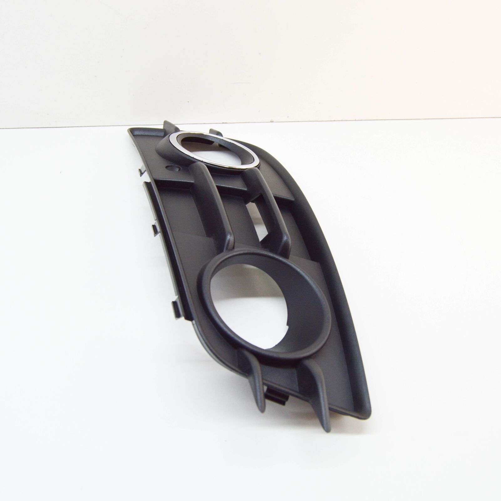 NEW AUDI A4 B8 FRONT BUMPER RIGHT GRILLE 8K0807682E01C 4 NEW AUDI A4 B8 FRONT BUMPER RIGHT GRILLE 8K0807682E01C - Image 4