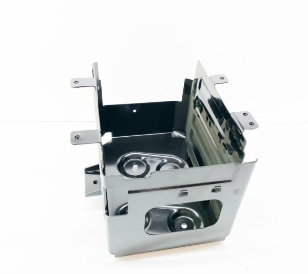 NEW AUDI A4 AVANT B9 BATTERY PAD HOUSING 8W0915414 - Image 4