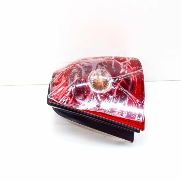 NEW VOLKSWAGEN GOLF MK5 REAR RIGHT OUTER TAIL LIGHT 1K6945096AA - Image 4