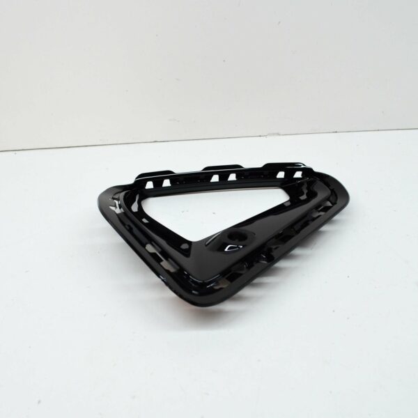 NEW AUDI E-TRON GEN FRONT BUMPER RIGHT AIR GUIDE TRIM 4KE121736CY9B - Image 4
