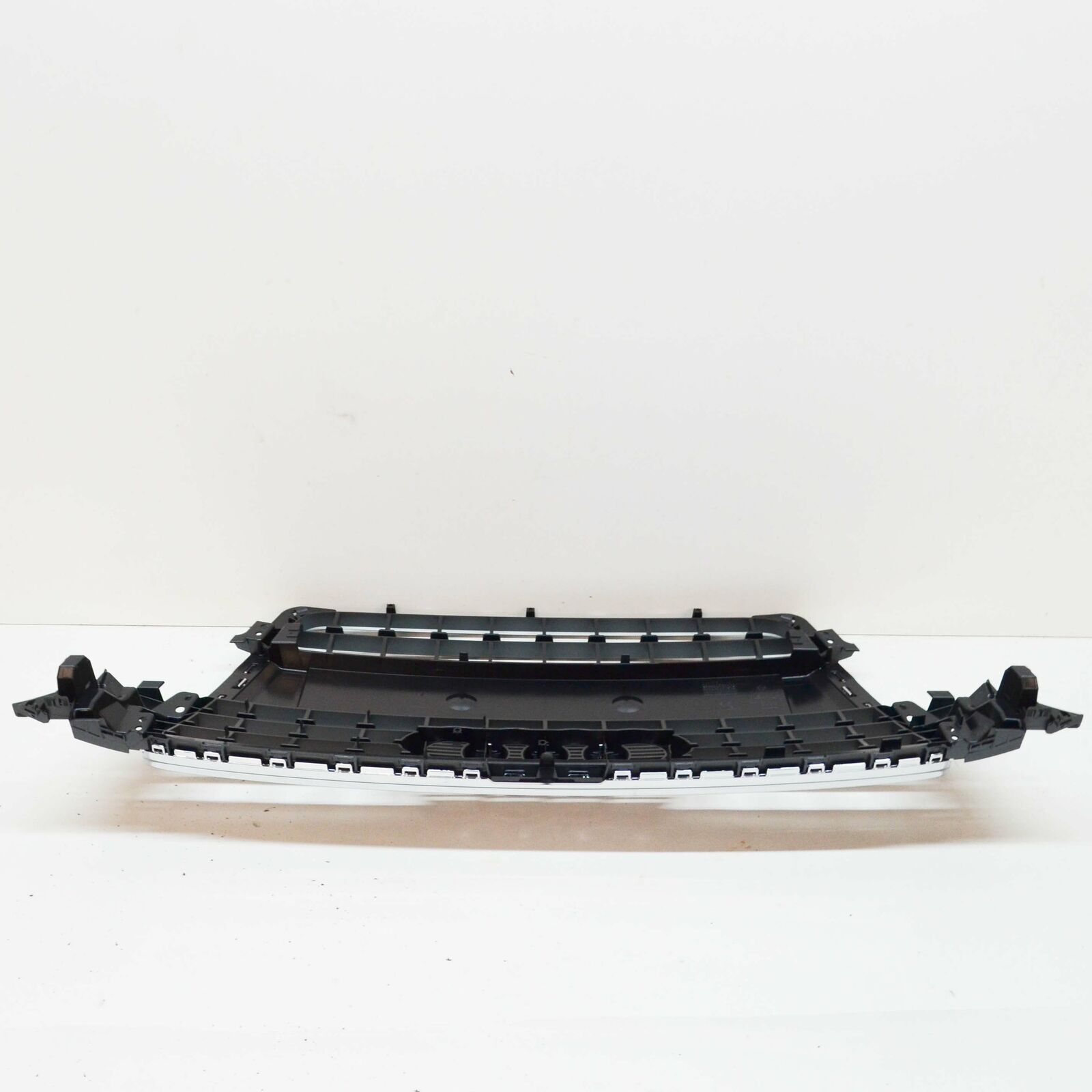 NEW AUDI A4 B8 FRONT BUMPER RADIATOR GRILLE 8K08536511QP 4 NEW AUDI A4 B8 FRONT BUMPER RADIATOR GRILLE 8K08536511QP - Image 4