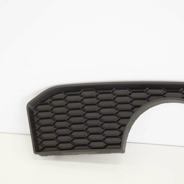 NEW AUDI A3 8V FRONT BUMPER RIGHT SIDE GRILLE TRIM 8V5807820C - Image 4