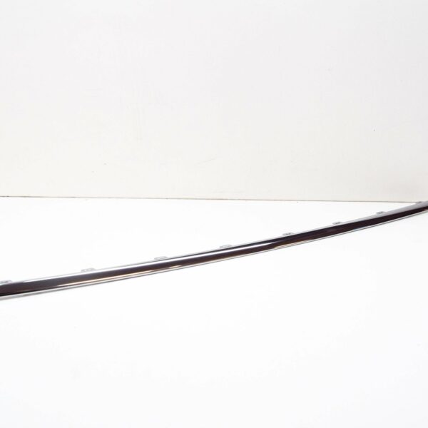 NEW VW PASSAT B7 R-LINE FRONT LOWER CENTRE GRILLE TRIM 3AA8537652ZZ - Image 4