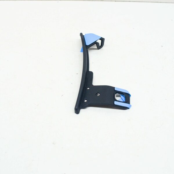 NEW AUDI A4 AVANT B9 REAR RIGHT WHEEL MUD GUARD BRACKET 8W0853828B - Image 4