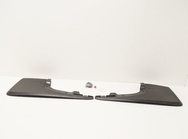 NEW VW AMAROK FRONT MUDFLAP SET 2H0075111D - Image 4