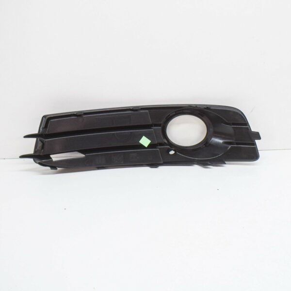 NEW AUDI A3 S3 8P FRONT RIGHT FOG LIGHT GRILLE 8P0807682FZDE - Image 4
