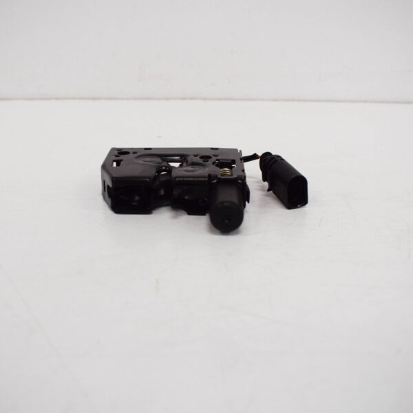 NEW AUDI A3 8V REAR TAILGATE LID LOCK 8V0823509A 2015 - Image 4