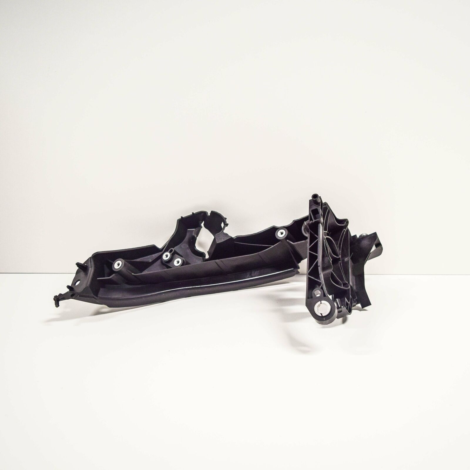 NEW AUDI A4 B8 RIGHT HEADLIGHT BRACKET HOLDER 8K0805608C 4 NEW AUDI A4 B8 RIGHT HEADLIGHT BRACKET HOLDER 8K0805608C - Image 4