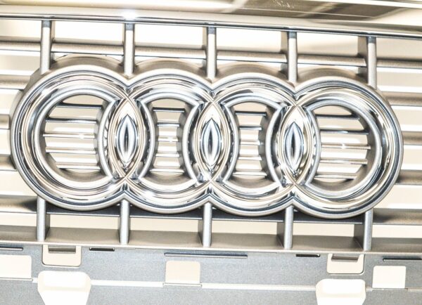 NEW AUDI A4 AVANT B7 S-LINE FRONT RADIATOR GRILL GREY 8E0853651M1QP 2008 - Image 4
