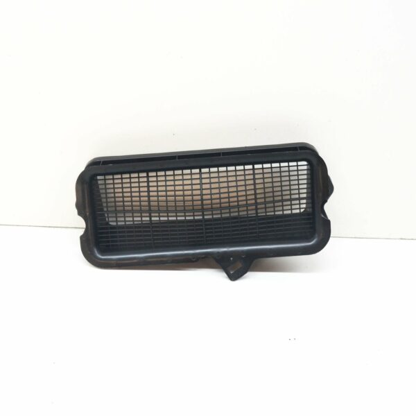 NEW AUDI A3 8V CENTER UPPER EXTERIOR AIR DUCT GRILLE 5Q0815479 - Image 4