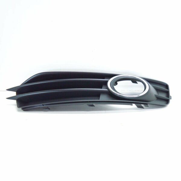 NEW AUDI A3 8P RIGHT FOG LIGHT GRILLE 8P0807682F9B9 2010 - Image 4