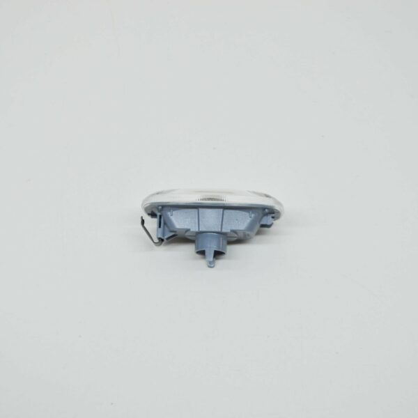 NEW AUDI A3 8P FRONT LEFT WING TURN INDICATOR CLEAR GLASS 8E0949127 - Image 4