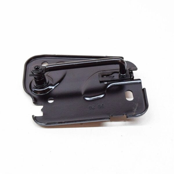 NEW AUDI A3 8V ENGINE HOOD RIGHT LATCH STRIKER PLATE 8V0823186C - Image 4