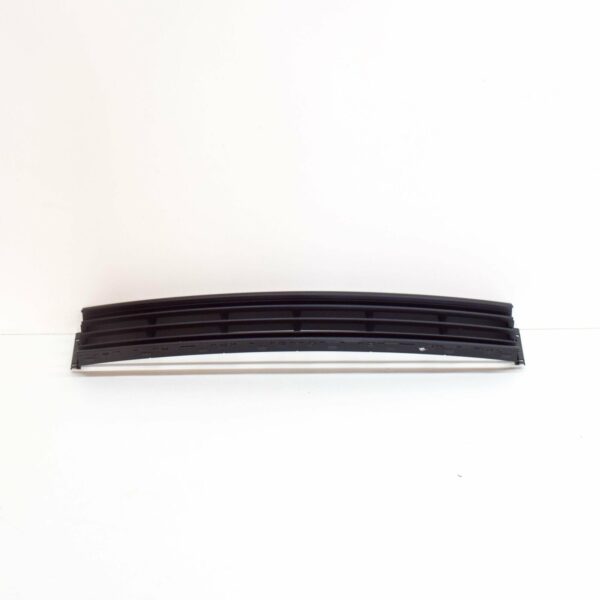 NEW VOLKSWAGEN PASSAT B7 FRONT BUMPER LOWER CENTER GRILLE 3AA8536719B9 - Image 4