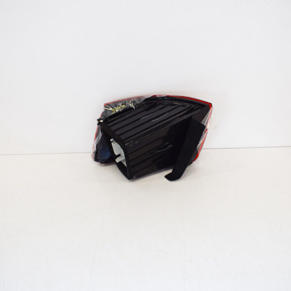 NEW VOLKSWAGEN JETTA MK6 REAR LEFT TAILLIGHT 5C6945095N - Image 4