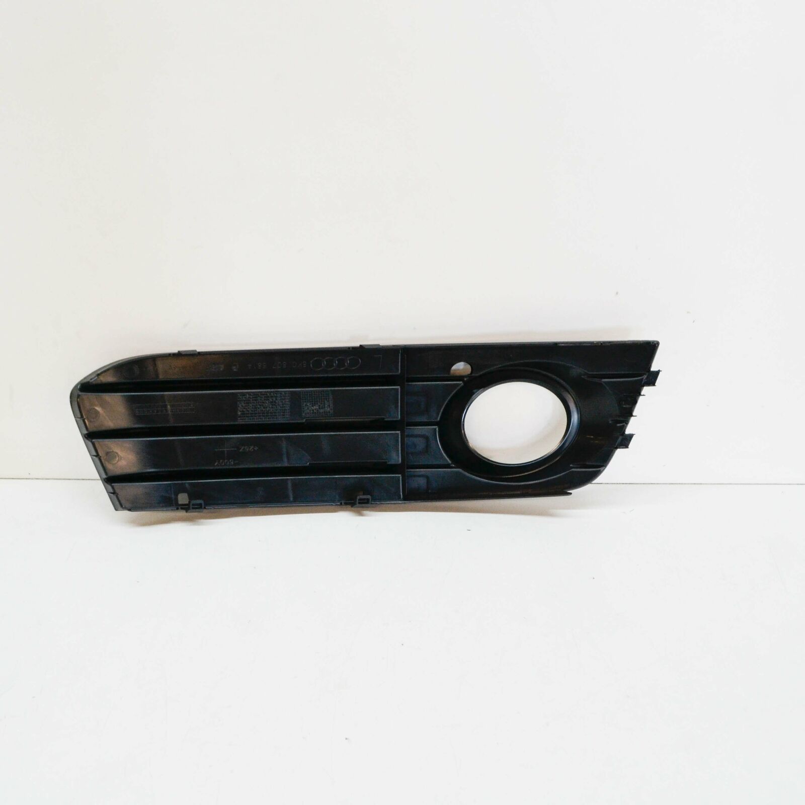 NEW AUDI A4 B8 FRONT BUMPER FOG LIGHT LEFT GRILLE 8K0807681A01C 4 NEW AUDI A4 B8 FRONT BUMPER FOG LIGHT LEFT GRILLE 8K0807681A01C - Image 4