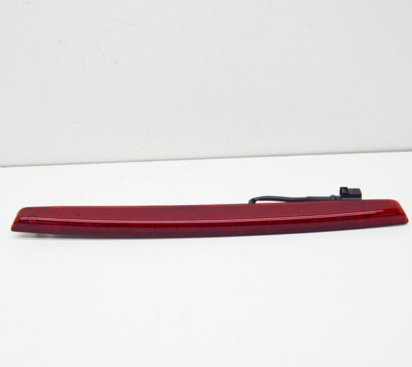 NEW SKODA KAMIQ REAR THIRD BRAKE CENTRE STOP LIGHT 654945097 ORIGINAL - Image 3