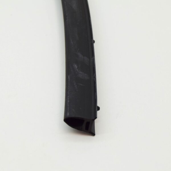 NEW VOLKSWAGEN POLO AW REAR LEFT DOOR SEALING RUBBER 2G6839699D ORIGINAL - Image 3