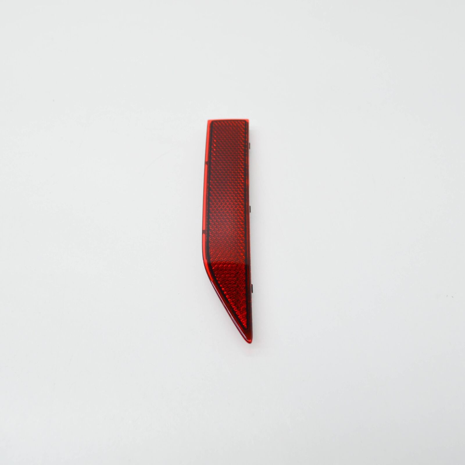 NEW AUDI A4 B9 REAR RIGHT INNER BUMPER REFLECTOR 8W0945104B ORIGINAL 3 NEW AUDI A4 B9 REAR RIGHT INNER BUMPER REFLECTOR 8W0945104B ORIGINAL - Image 3