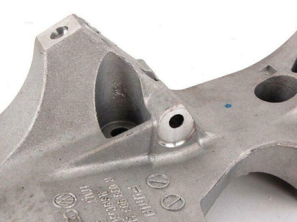 NEW AUDI A3 8P ALTERNATOR AND REFRIGERANT COMPRESSOR BRACKET 038903139AF - Image 3