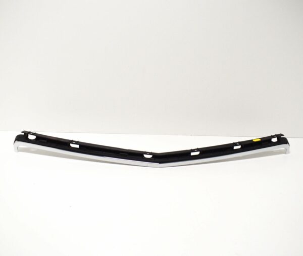 NEW MERCEDES-BENZ C W204 AMG FRONT BUMPER GRILLE UPPER TRIM A2048800983 - Image 3