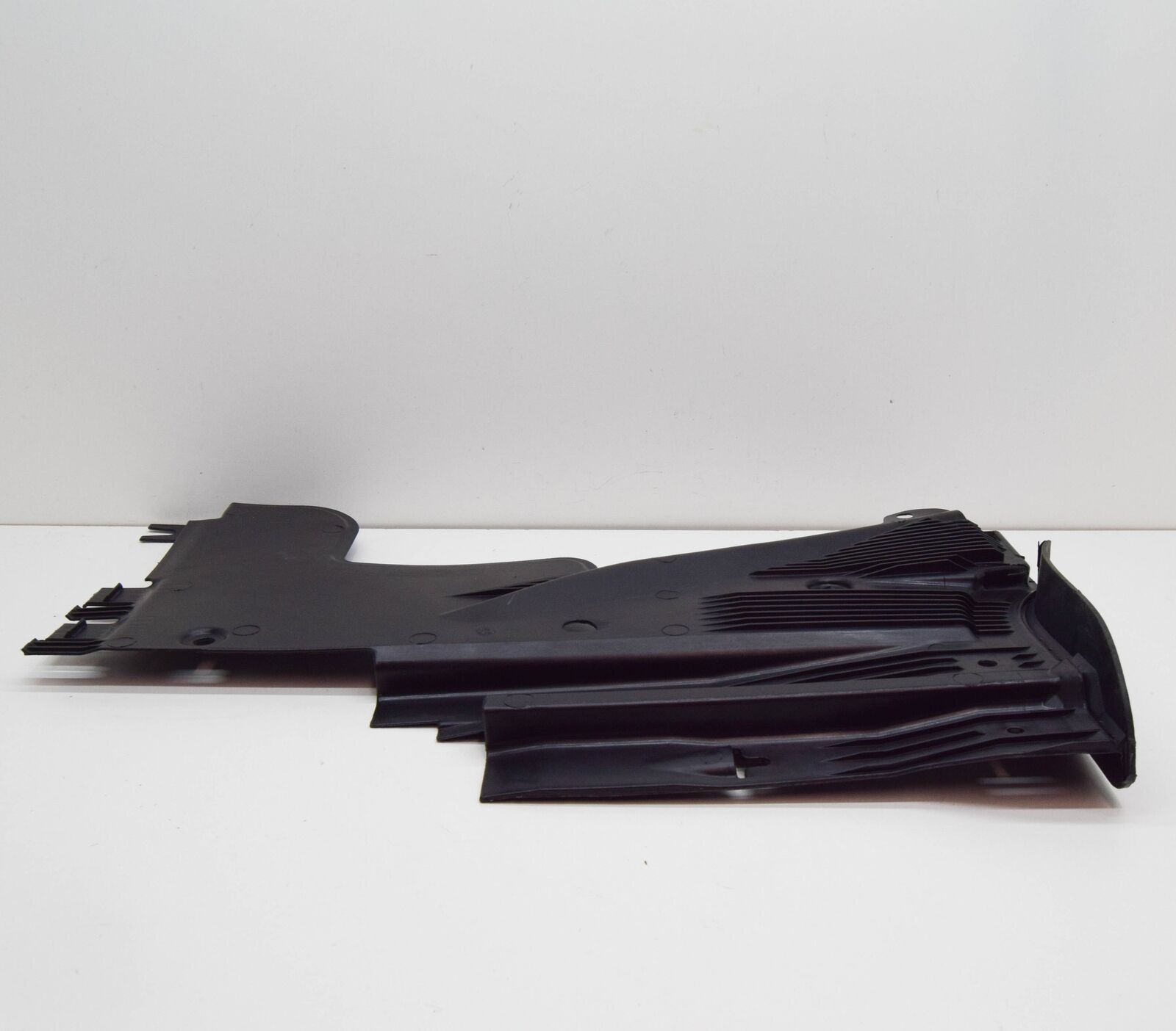 NEW AUDI A5 8T CABRIO REAR RIGHT UNDERBODY COVER 8T8825216B ORIGINAL 3 NEW AUDI A5 8T CABRIO REAR RIGHT UNDERBODY COVER 8T8825216B ORIGINAL - Image 3